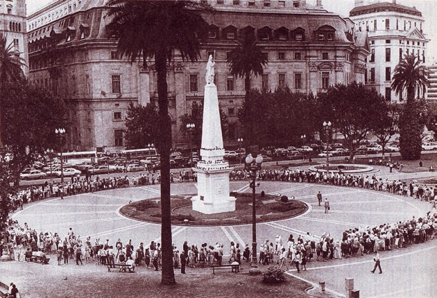Visita guiada y editatón junto a Abuelas de Plaza de Mayo
