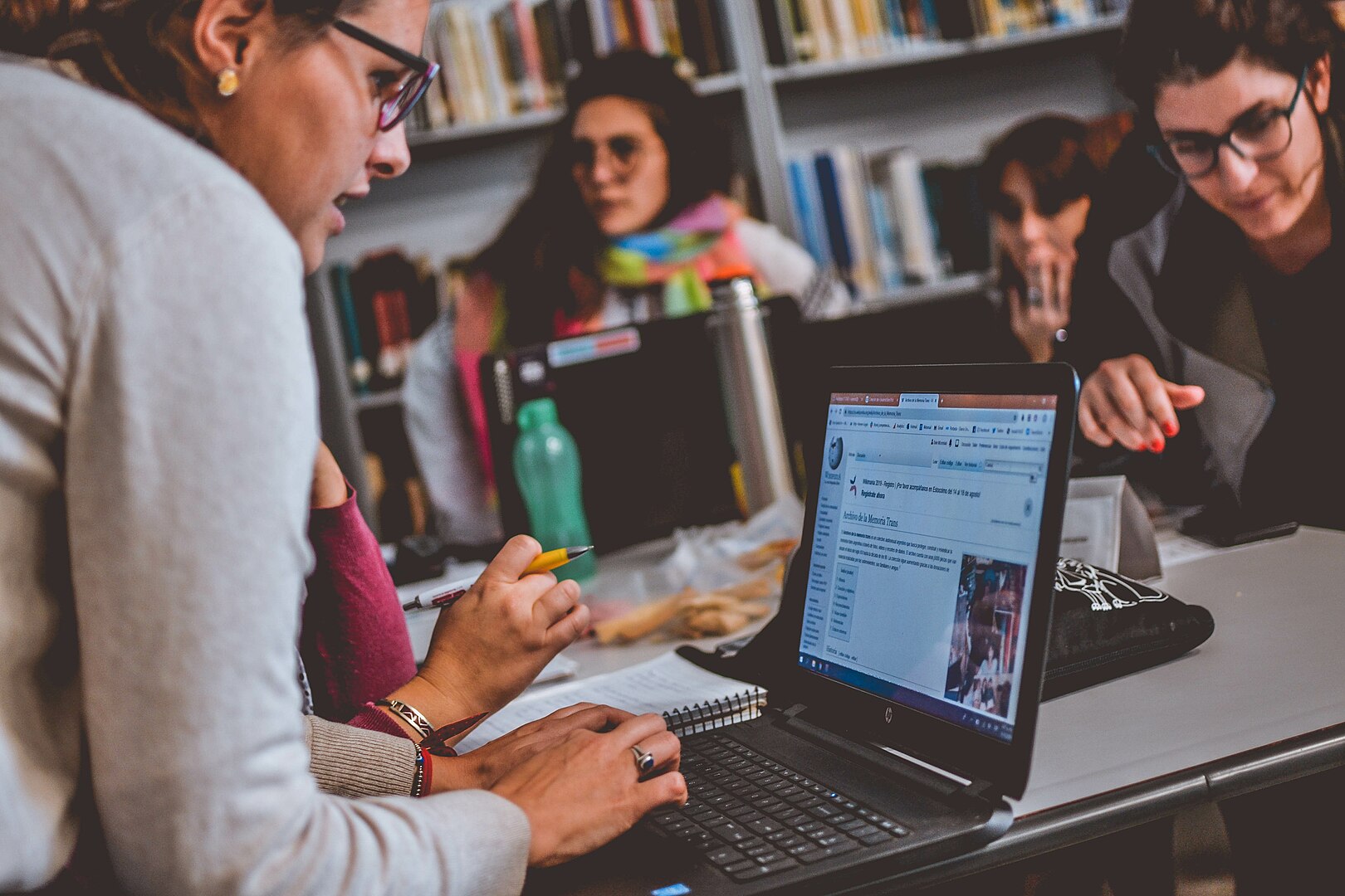 Wikimedia Argentina y Agencia Buena Data: una nueva alianza para conectar el ecosistema wiki y jóvenes periodistas